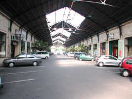Parking couvert devant le Sochin